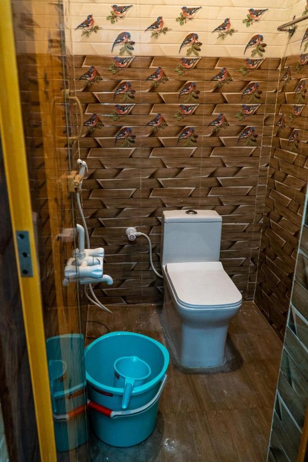 Pollāchi Lakshmi Paradise Lodge A/C מראה חיצוני תמונה